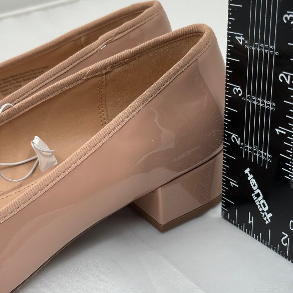 A New Day Beige Patent Leather Look Ballet Flats Size 8.5 Bow Accent Block Heel - Picture 9 of 10